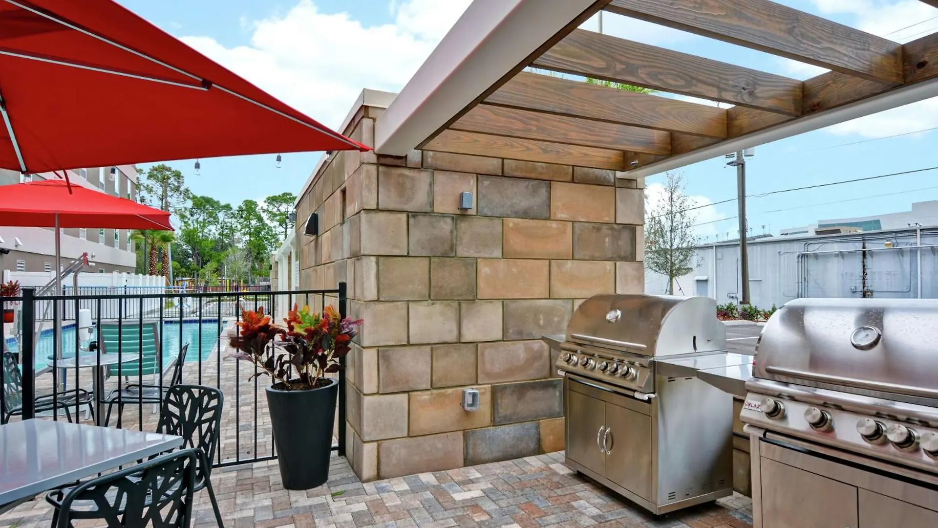 Home2 Suites By Hilton Daytona Beach Speedway 3*,