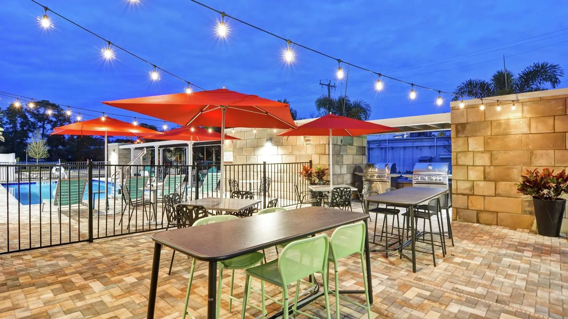 Home2 Suites By Hilton Daytona Beach Speedway Hotel